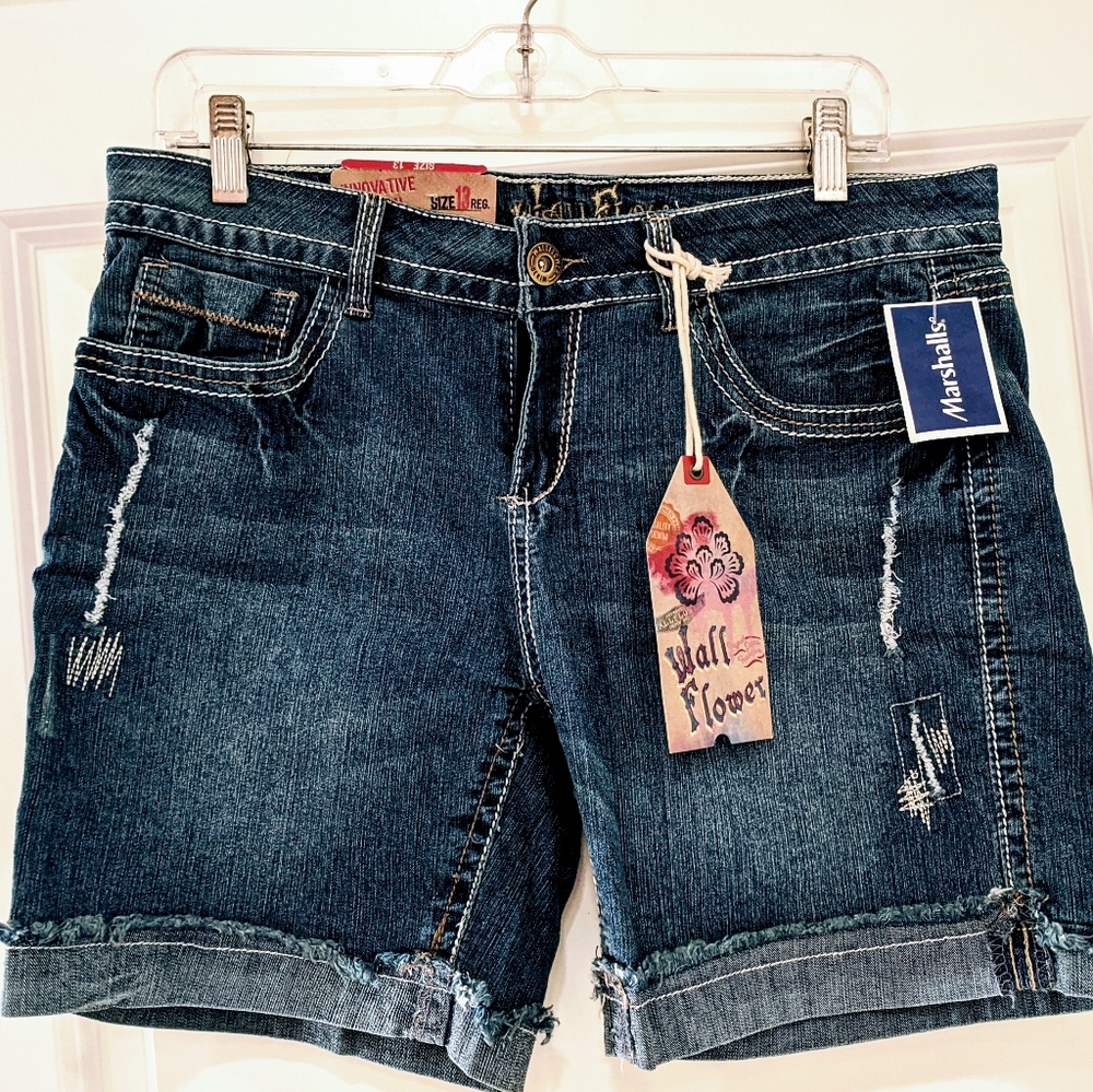 NWT Juniors Rolled Cuff Denim Shorts